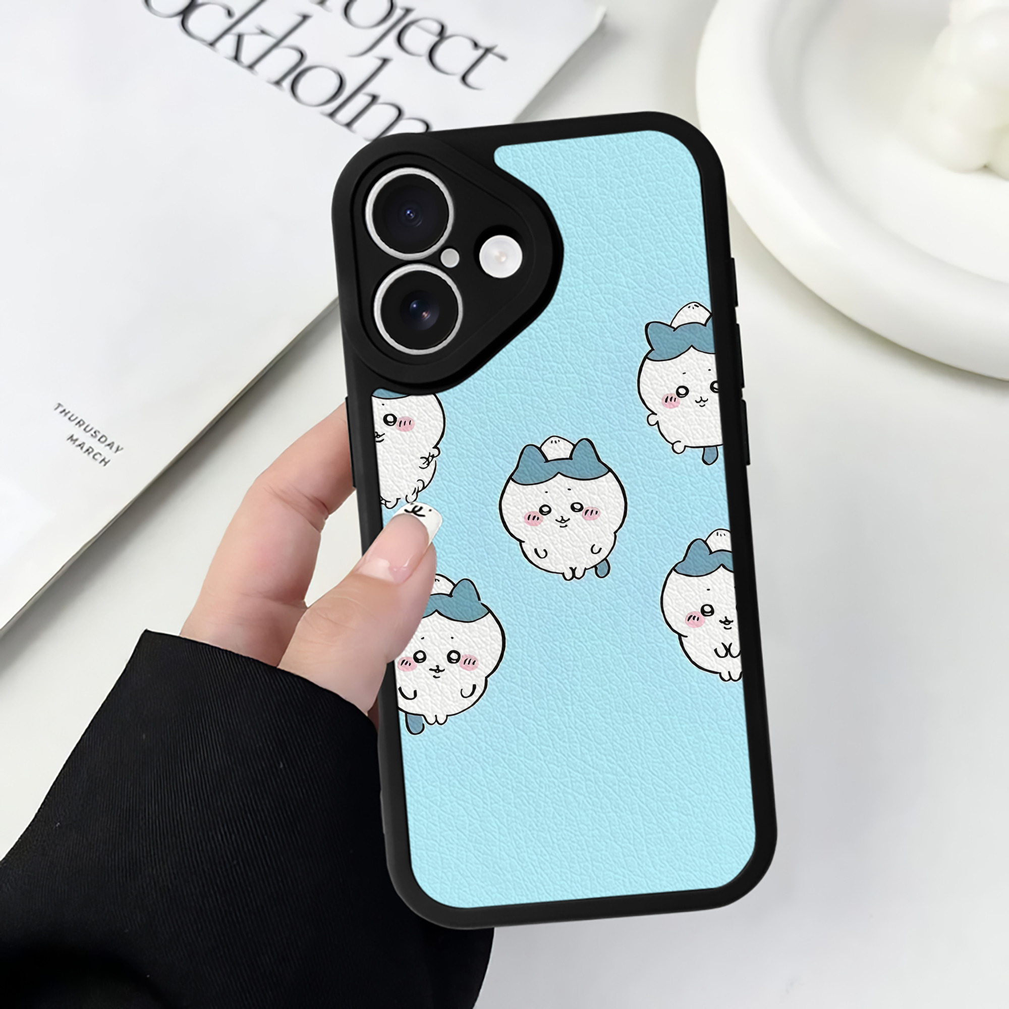 （画像用） ちいかわ Chii-kawa 【iPhone 16シリーズ対応】シリコンスマホケース（レザー調） 材質：シリコン